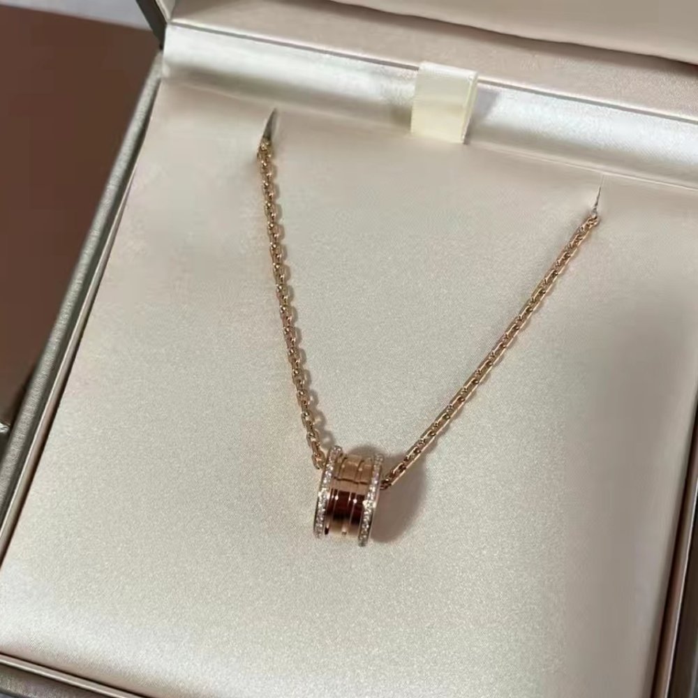 Beautiful Rose Gold Necklace BZERO1 Bvlgari❤️😘